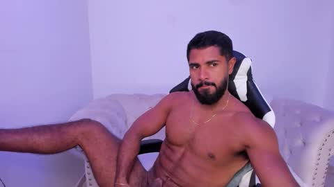 santiago_huntt online show from 11-15-25, 01:18