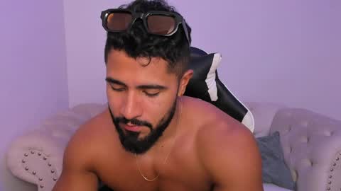 santiago_huntt online show from 03-26-26, 08:03