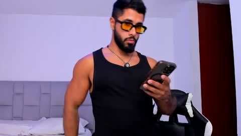 santiago_huntt online show from 04-16-26, 09:39