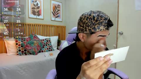 santiago_johnson_ online show from 09-12-25, 01:33