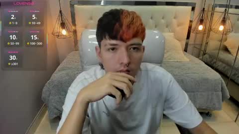 SANTIAGO  online show from 04-26-26, 10:40