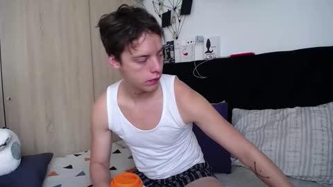 Santii online show from 10-13-25, 01:22