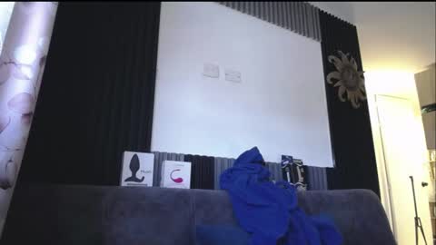 Snapshot of santii_rose chatting on 06-23-26, 05:33 Santii online show from 06-23-26, 05:33
