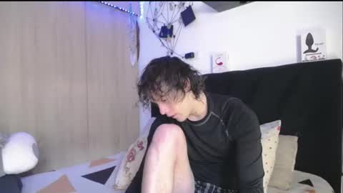 Snapshot of santii_rose chatting on 06-24-26, 12:04 Santii online show from 06-24-26, 12:04