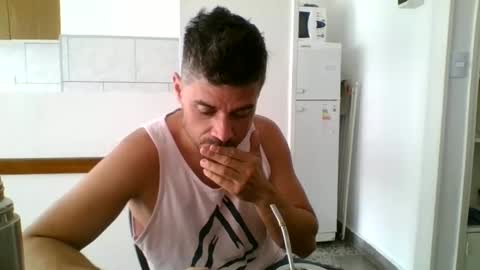 Snapshot of santinogc chatting on 01-11-25, 05:18 Nalguitas online show from 01-11-25, 05:18