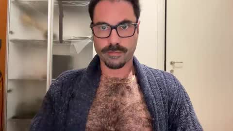 Snapshot of santopelo chatting on 12-16-25, 02:33 santopelo online show from 12-16-25, 02:33