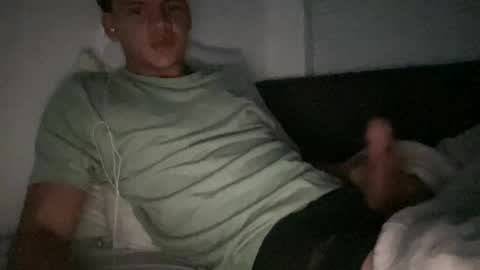 Snapshot of santostreamrcash chatting on 11-17-25, 05:13 santostreamrcash online show from 11-17-25, 05:13