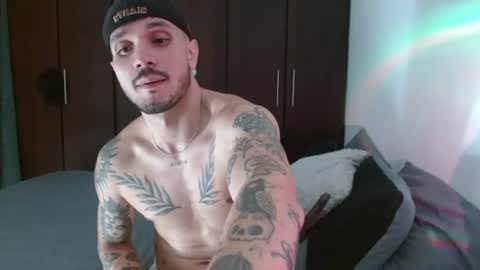 Snapshot of santti_torres chatting on 06-19-26, 02:05 Santy Torres online show from 06-19-26, 02:05