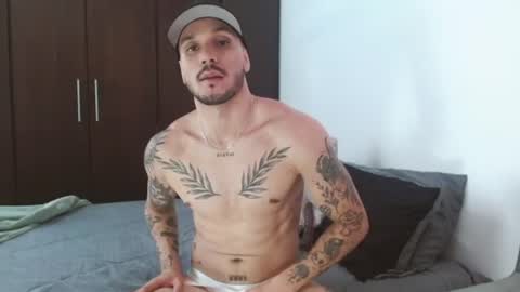 Snapshot of santti_torres chatting on 06-19-26, 06:45 Santy Torres online show from 06-19-26, 06:45