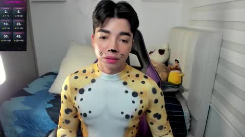 Mr. Santiago online show from 10-31-25, 01:34