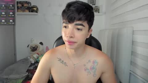 Mr. Santiago online show from 04-08-26, 01:44