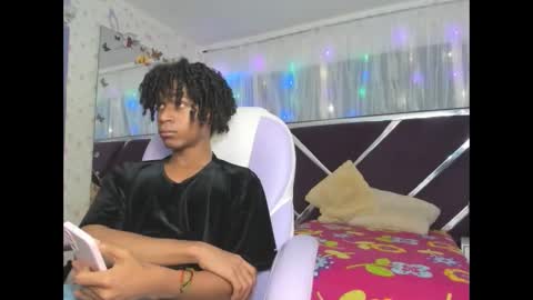 Snapshot of santy_bigcock_01 chatting on 01-13-26, 05:51 santy online show from 01-13-26, 05:51