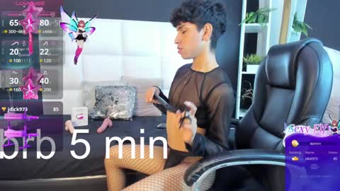 Snapshot of santy_carrington chatting on 12-13-24, 03:27 Santiago Carrington online show from 12-13-24, 03:27