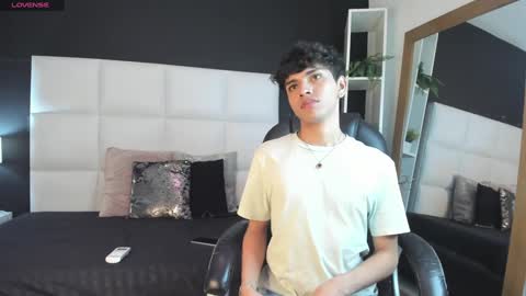 Snapshot of santy_carrington chatting on 12-13-24, 09:52 Santiago Carrington online show from 12-13-24, 09:52