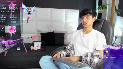 Snapshot of santy_carrington chatting on 12-18-24, 10:02 Santiago Carrington online show from 12-18-24, 10:02