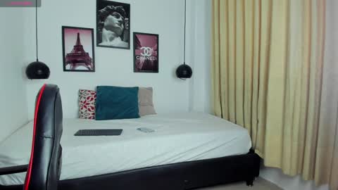 Snapshot of santy_carrington chatting on 12-21-24, 08:21 Santiago Carrington online show from 12-21-24, 08:21