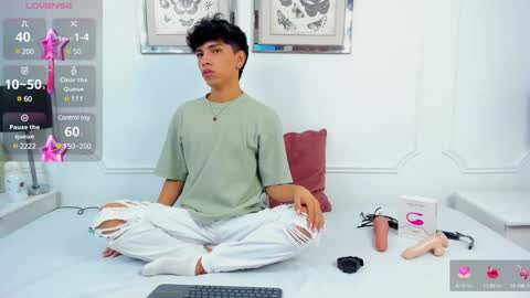 Snapshot of santy_carrington chatting on 01-07-25, 08:42 Santiago Carrington online show from 01-07-25, 08:42