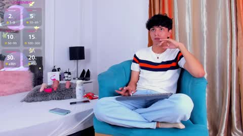 Snapshot of santy_carrington chatting on 02-03-25, 08:03 Santiago Carrington online show from 02-03-25, 08:03