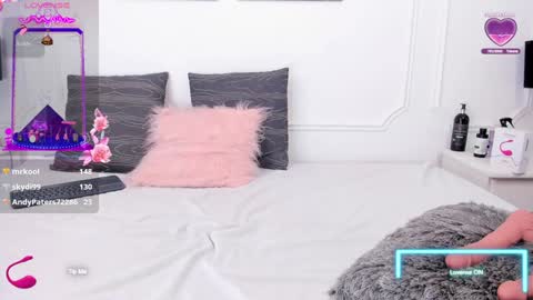 Snapshot of santy_carrington chatting on 02-08-25, 05:18 Santiago Carrington online show from 02-08-25, 05:18