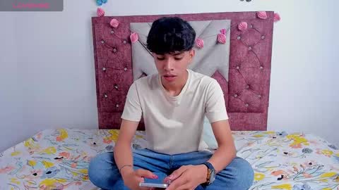 Snapshot of santy_carrington chatting on 03-11-25, 10:09 Santiago Carrington online show from 03-11-25, 10:09