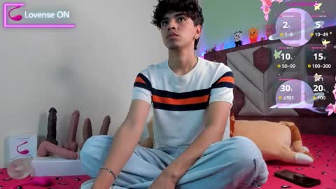 Snapshot of santy_carrington chatting on 09-27-25, 11:59 Santiago Carrington online show from 09-27-25, 11:59