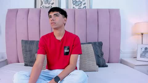 Santiago Carrington online show from 03-06-26, 09:11