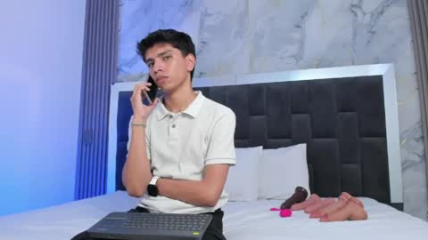 Santiago Carrington online show from 04-14-26, 10:27