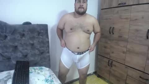 Snapshot of santy_gold chatting on 09-10-25, 07:14 Santiago online show from 09-10-25, 07:14