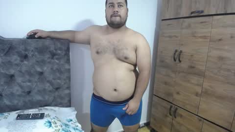 Snapshot of santy_gold chatting on 09-11-25, 06:52 Santiago online show from 09-11-25, 06:52