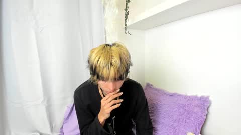 kitty online show from 12-15-24, 03:24