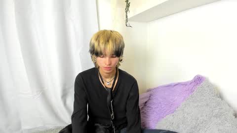 kitty online show from 12-18-24, 03:04