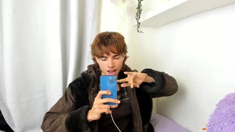 kitty online show from 01-21-25, 03:37