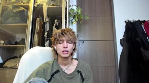 kitty online show from 02-19-25, 03:28