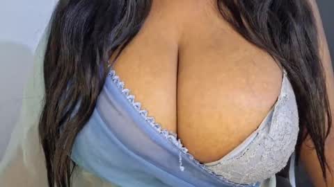 Snapshot of sanvi13 chatting on 04-08-26, 12:10 sanvi13 online show from 04-08-26, 12:10