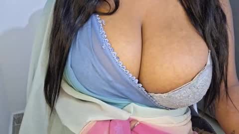Snapshot of sanvi13 chatting on 04-14-26, 01:22 sanvi13 online show from 04-14-26, 01:22