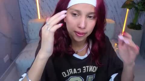 Snapshot of saphire_tx chatting on 12-14-25, 01:05 Online 800 to 1400 online show from 12-14-25, 01:05