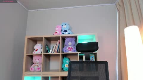 Snapshot of saphyralux chatting on 05-30-26, 10:18 saphyralux online show from 05-30-26, 10:18