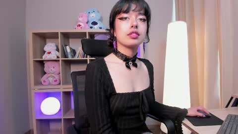 Snapshot of saphyralux chatting on 06-06-26, 08:24 saphyralux online show from 06-06-26, 08:24