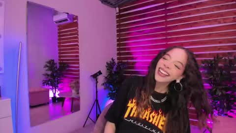 Snapshot of sapphire_venus chatting on 11-29-25, 12:57 Valerin online show from 11-29-25, 12:57