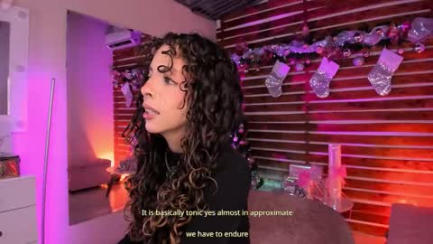 Snapshot of sapphire_venus chatting on 12-16-25, 01:43 Valerin online show from 12-16-25, 01:43