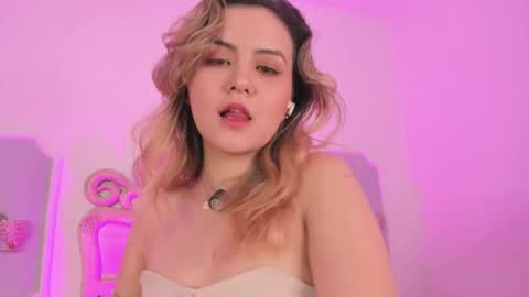 Snapshot of sara__williams chatting on 11-08-25, 03:50 Sara online show from 11-08-25, 03:50