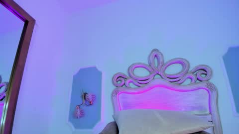 Snapshot of sara__williams chatting on 11-19-25, 03:50 Sara online show from 11-19-25, 03:50