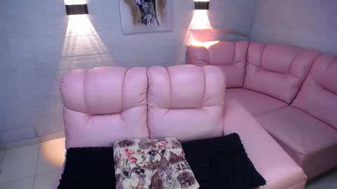 Sara... online show from 11-22-25, 05:06