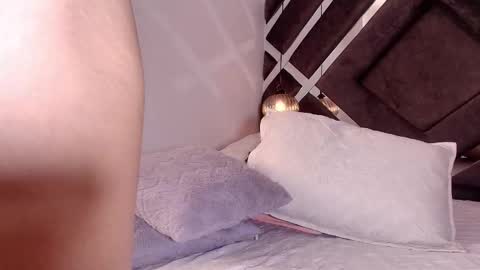 sara_lopee1 online show from 10-31-25, 12:06