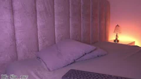 sara_lopee1 online show from 04-22-26, 11:56