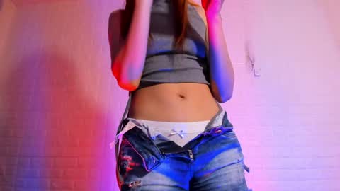 Snapshot of sara_love_1 chatting on 06-05-26, 04:30 Sara Love online show from 06-05-26, 04:30