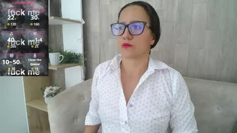 Sara   online show from 04-24-26, 08:33