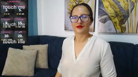 Sara   online show from 04-25-26, 05:10