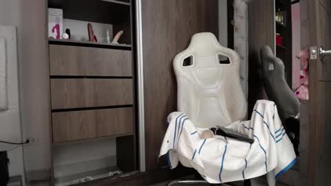 sara online show from 02-22-25, 01:00