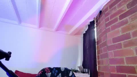 Snapshot of sara_mirandaa chatting on 03-11-25, 04:18 Sara online show from 03-11-25, 04:18